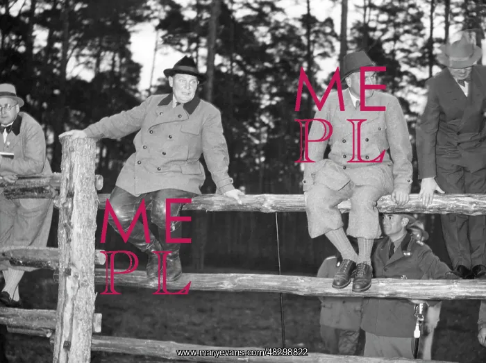 : Hermann Goring and Lutz Heck, 1934 : Hermann Goring and Lutz Heck, 1934
