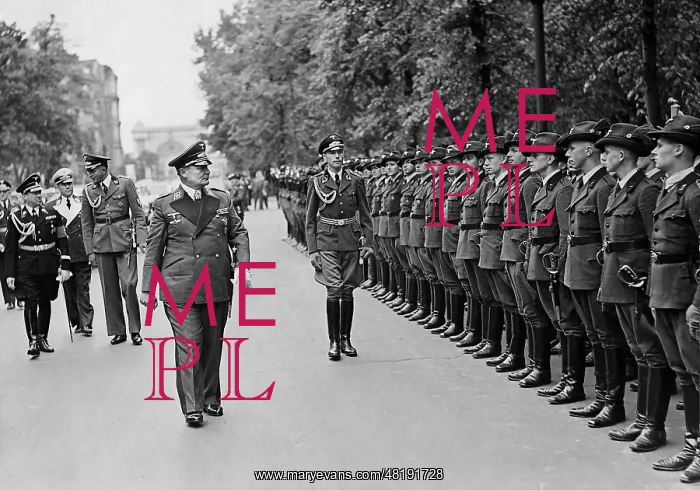 : Hermann Goring steps off the front of forest officials, 1939 : Hermann Goring steps off the front of forest officials, 1939