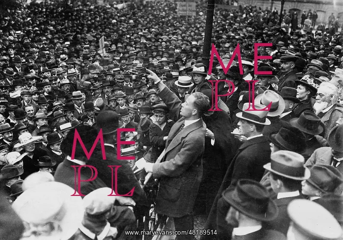 : Hermann Thimig during a speech, 1919 : Hermann Thimig during a speech, 1919