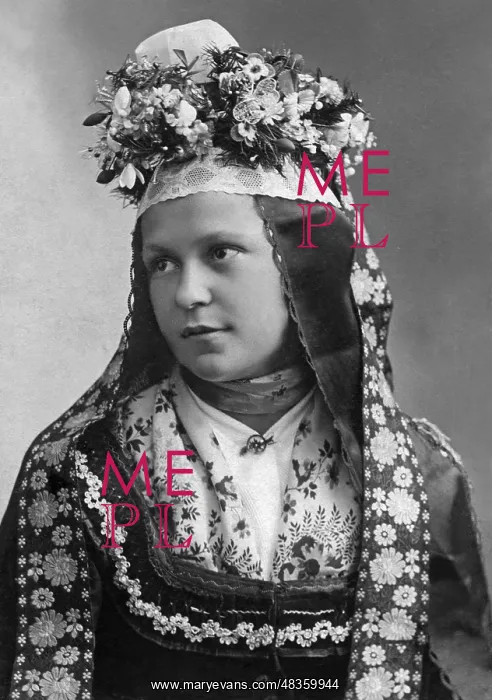 : Hessian bride, 1912 : Hessian bride, 1912