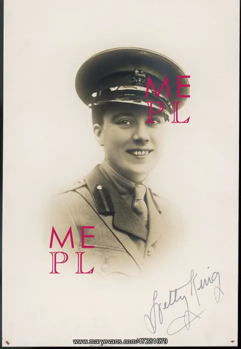 : HETTY KING / SIGNED : HETTY KING / SIGNED