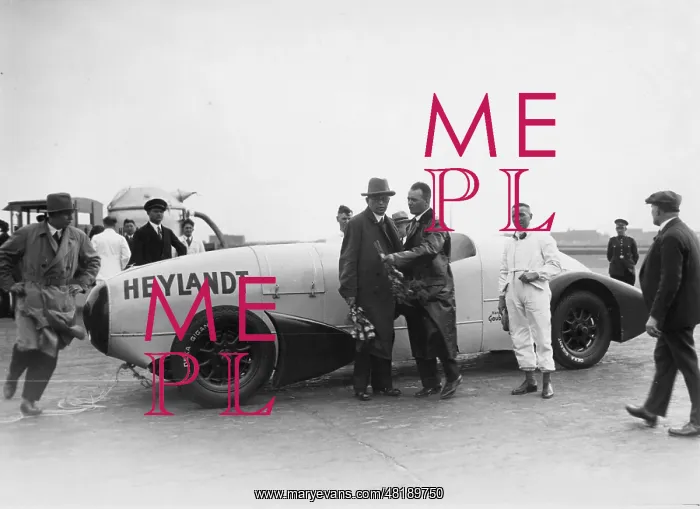 : Heylandt with his rocket car, 1931 : Heylandt with his rocket car, 1931