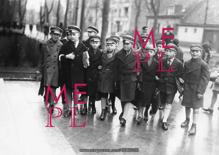 : High school students, around 1930 : High school students, around 1930