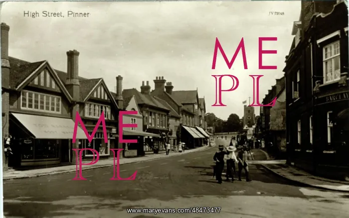 : High Street, Pinner, London : High Street, Pinner, London