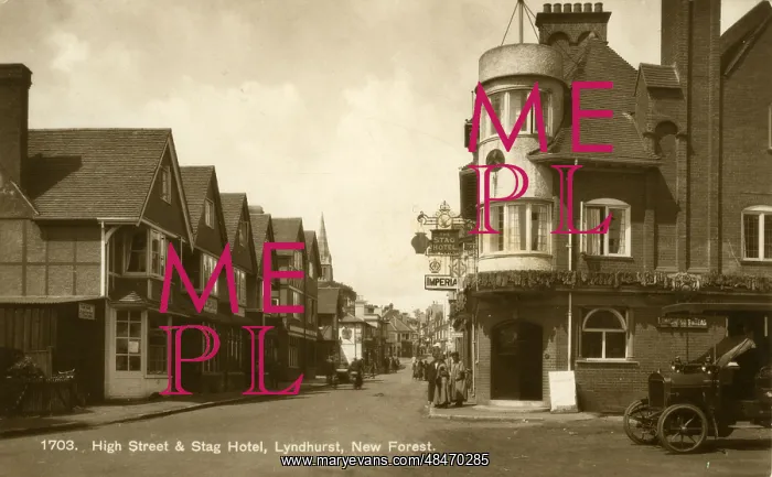 : High Street and Stag Hotel, Lyndhurst : High Street and Stag Hotel, Lyndhurst