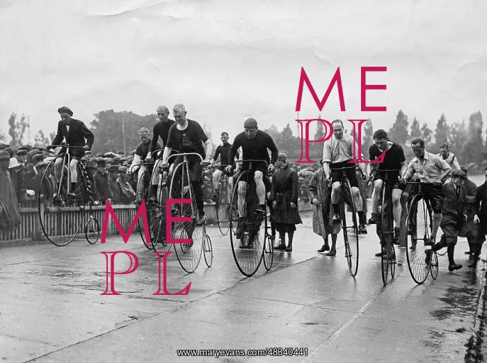 : High wheel race in London, 1920s : High wheel race in London, 1920s