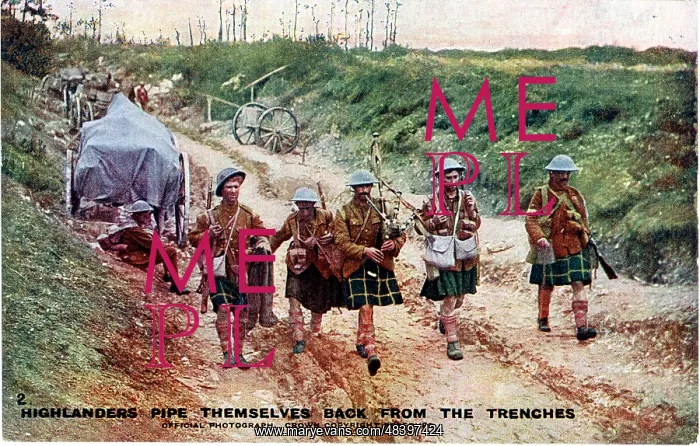  : Highlanders pipe themselves back from the trenches, WW1
