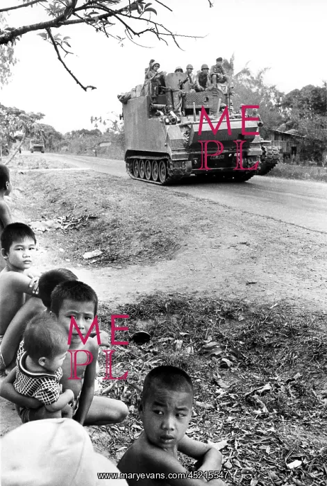 : Highway 22, youngsters watch So.Vietnamese ? : Highway 22, youngsters watch So.Vietnamese ?