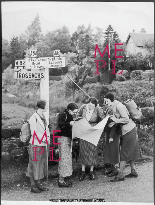 : HIKERS BY SIGNPOST 1926 : HIKERS BY SIGNPOST 1926