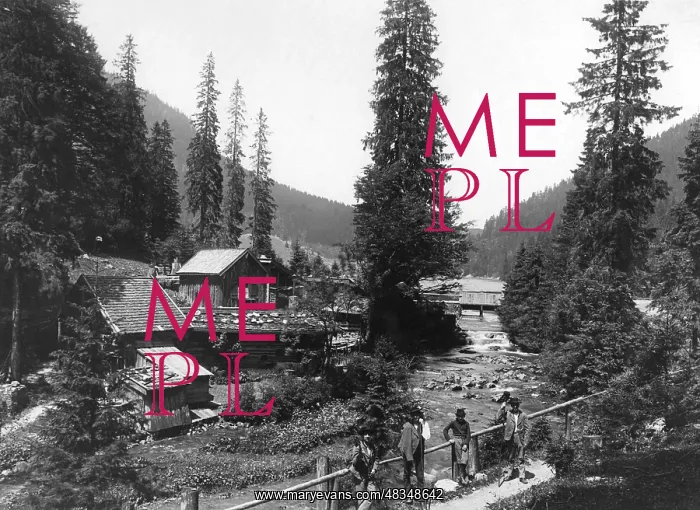 : Hikers at the Wurzhutte at Spitzingsee, around 1890 : Hikers at the Wurzhutte at Spitzingsee, around 1890