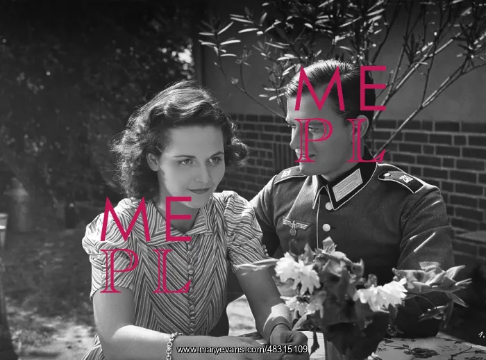: Hilde Schneider and Rolf Moebius in Shoulder Arms, 1939 : Hilde Schneider and Rolf Moebius in Shoulder Arms, 1939