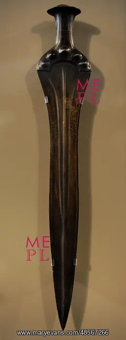 : Hilted sword. 17th-16th centuries BC : Hilted sword. 17th-16th centuries BC