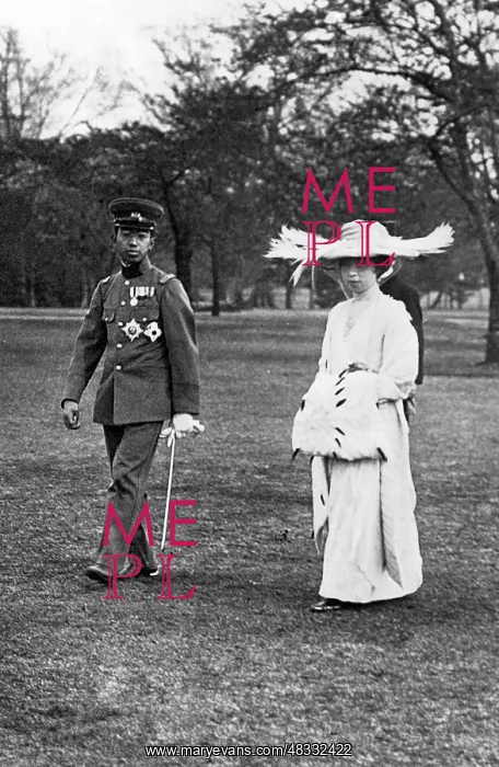 : Hirohito with his mother Sadako, 1926 : Hirohito with his mother Sadako, 1926