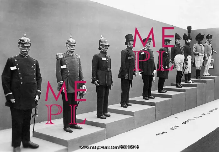 : Historic police uniforms in an exhibition : Historic police uniforms in an exhibition
