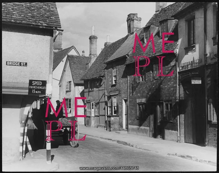 : HITCHIN, HERTS 1940S : HITCHIN, HERTS 1940S