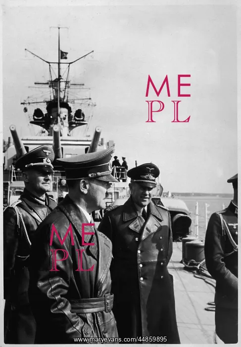 : HITLER / ABOARD DEUTCHLAND : HITLER / ABOARD DEUTCHLAND