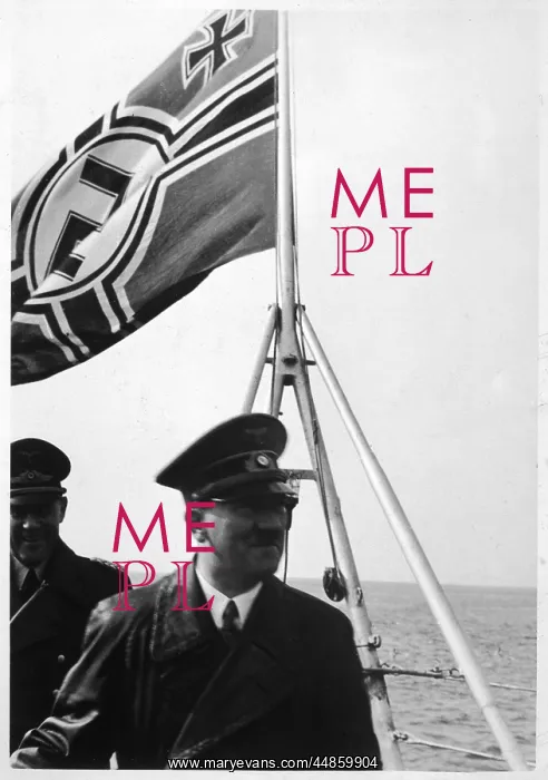: HITLER / ABOARD DEUTCHLAND : HITLER / ABOARD DEUTCHLAND