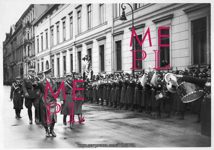 : HITLER / AUTO SHOW / 1937 : HITLER / AUTO SHOW / 1937