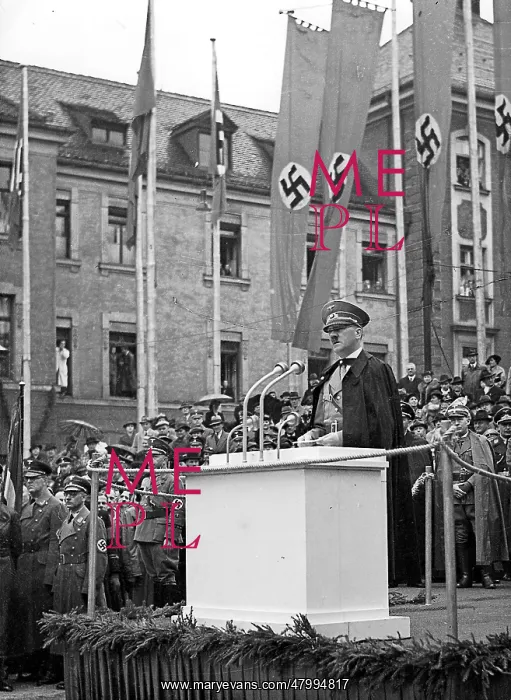 : Hitler at beginning of subway construction works, Munich : Hitler at beginning of subway construction works, Munich