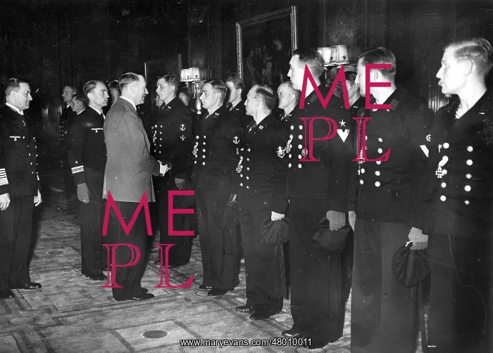 : Hitler with the crew of U-47 and Guenther Prien : Hitler with the crew of U-47 and Guenther Prien
