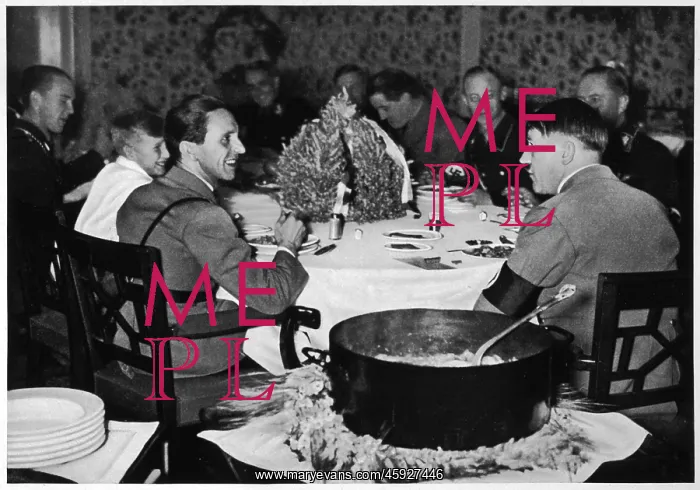 : HITLER / GOEBBELS / DINING : HITLER / GOEBBELS / DINING
