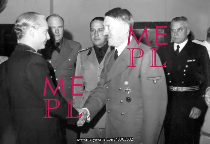 : Hitler greets the Spanish Foreign Minister Serrano Suner : Hitler greets the Spanish Foreign Minister Serrano Suner