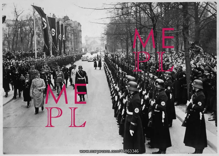 : HITLER / LEIBSTANDARD : HITLER / LEIBSTANDARD