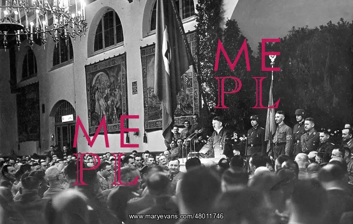: Hitler in the Loewenbraeukeller 1940 : Hitler in the Loewenbraeukeller 1940