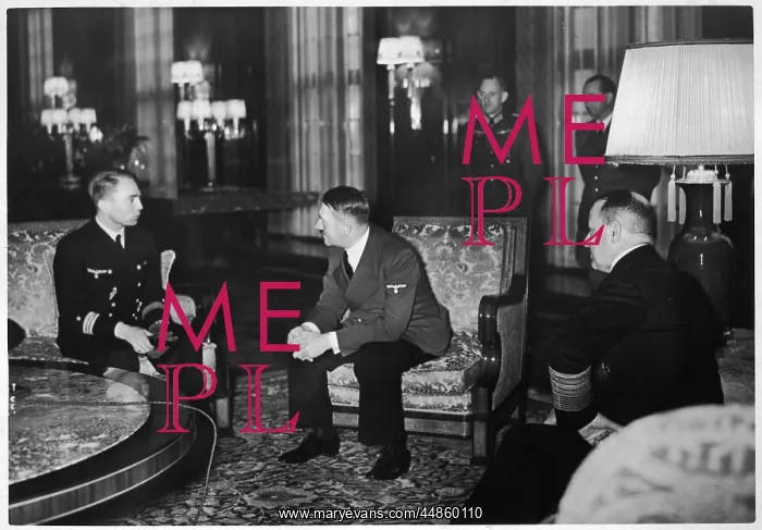 : HITLER / LTNT PRIEN / 1939 : HITLER / LTNT PRIEN / 1939