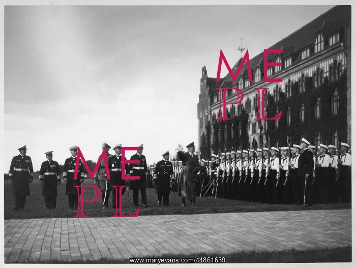 : HITLER / NAVAL HONOUR DAY : HITLER / NAVAL HONOUR DAY