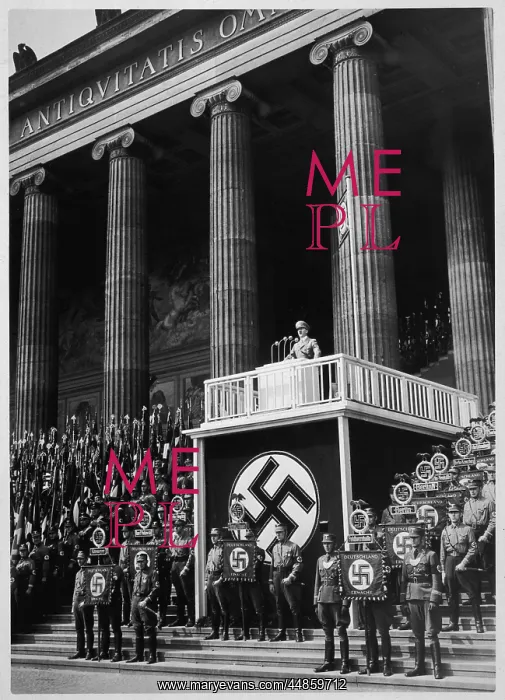 : HITLER SPEAKS / STAATSAKT : HITLER SPEAKS / STAATSAKT
