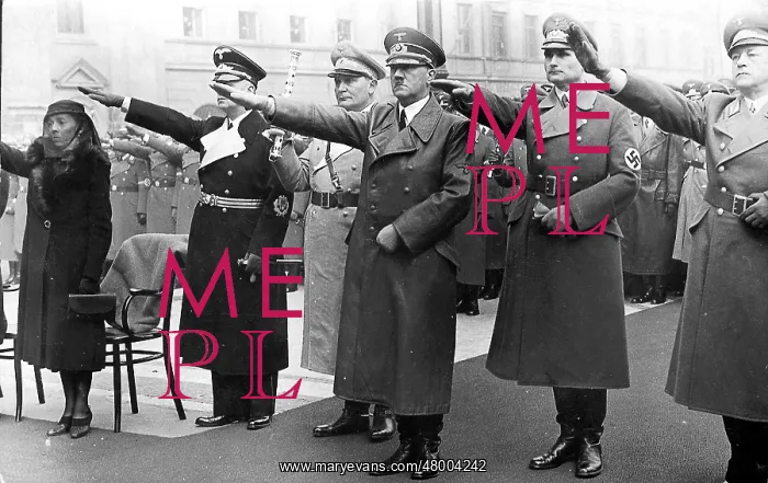 : Hitler at state funeral for Hermann Kriebel : Hitler at state funeral for Hermann Kriebel