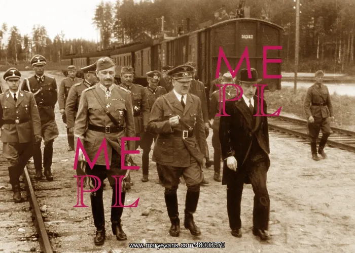 : Hitler on visit to Finnish-Soviet border, 1942 : Hitler on visit to Finnish-Soviet border, 1942