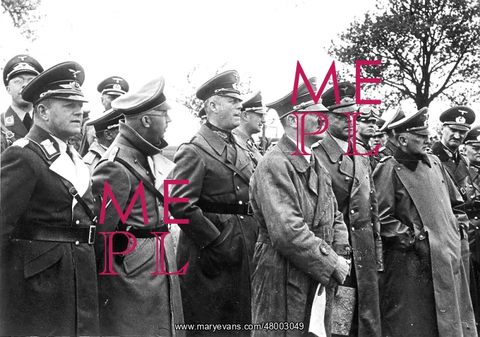 : Hitler visits the Siegfried Line : Hitler visits the Siegfried Line