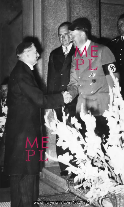 : Hitler welcomes Chamberlain in Rheinhotel Dreesen, 1938 : Hitler welcomes Chamberlain in Rheinhotel Dreesen, 1938
