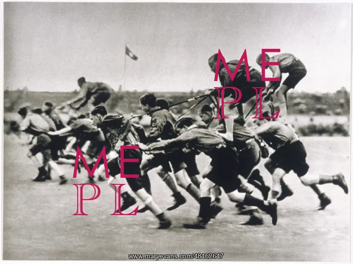 : HITLER YOUTH GAMES / 1933 : HITLER YOUTH GAMES / 1933