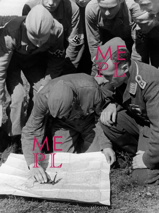 : Hitler Youth members at an orientation excercise, 16.09.1943 : Hitler Youth members at an orientation excercise, 16.09.1943
