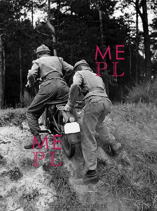 : Hitler Youth members pushing a motorcycle, 14.09.1942 : Hitler Youth members pushing a motorcycle, 14.09.1942