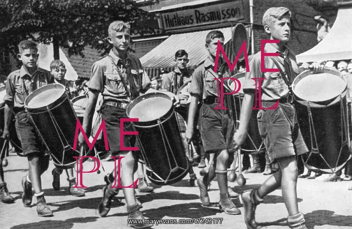  : HITLERJUGEND