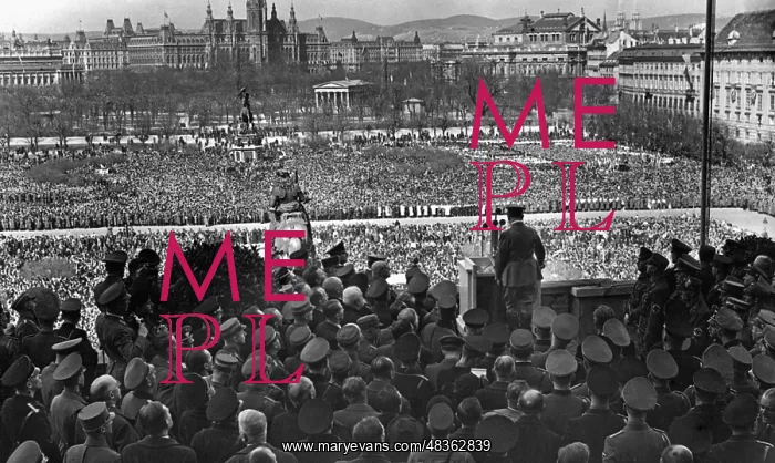 : Hitler's speech on Heldenplatz, 1938 : Hitler's speech on Heldenplatz, 1938