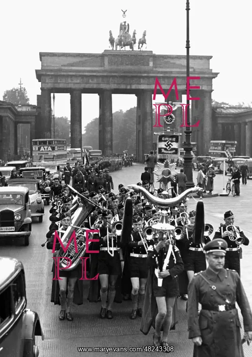 : HJ ceremony at the memorial in Berlin, 1937 : HJ ceremony at the memorial in Berlin, 1937
