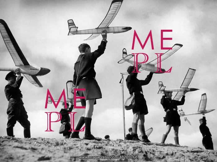 : HJ-members launch model airplanes in Trebbin : HJ-members launch model airplanes in Trebbin