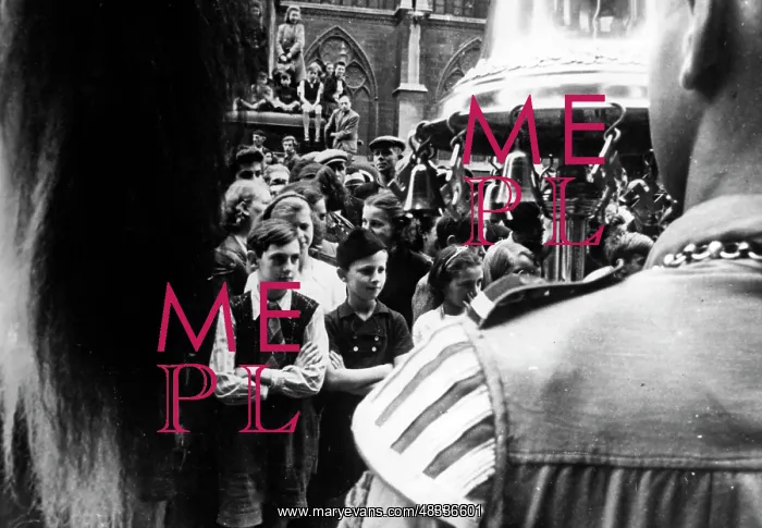 : HJ music procession in Metz, 1940 : HJ music procession in Metz, 1940