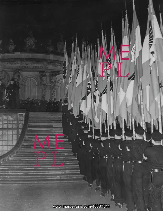 : HJ in front of Sansouci Palace, 1939 : HJ in front of Sansouci Palace, 1939