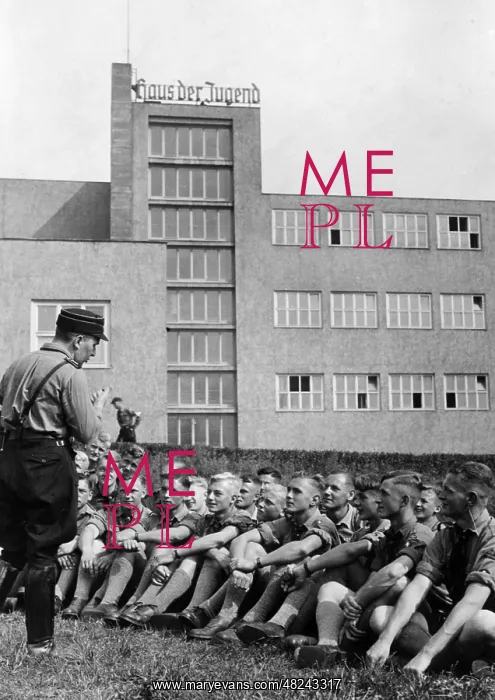 : HJ-training before a trip to Italy, 1937 : HJ-training before a trip to Italy, 1937