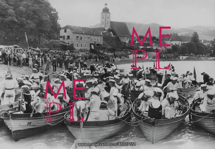  : HJ trip on the Danube, 1939