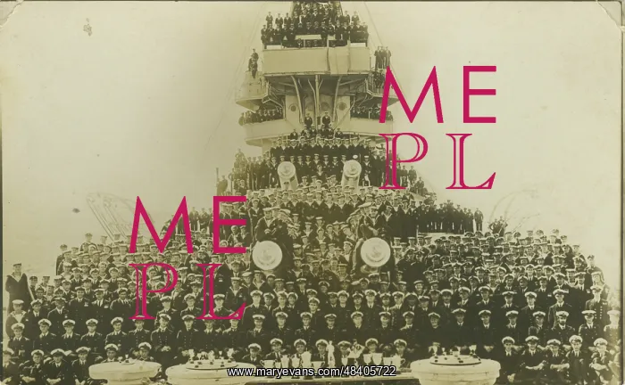 : HMS Benbow - Iron Duke Class Battleship with Crew : HMS Benbow - Iron Duke Class Battleship with Crew
