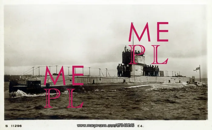 : HMS E4 - British E class submarine built by Vickers : HMS E4 - British E class submarine built by Vickers