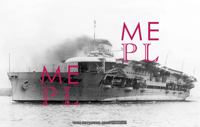 : HMS Glorious cruiser and aircraft carrier, WW1 : HMS Glorious cruiser and aircraft carrier, WW1
