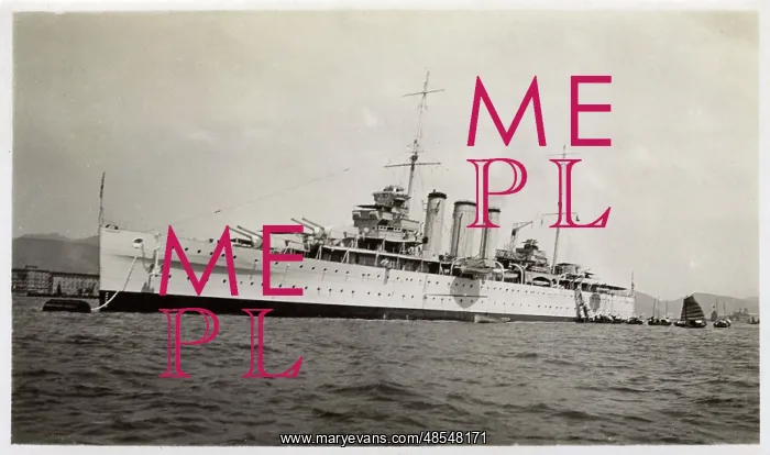 : HMS Suffolk, British heavy cruiser, Hong Kong, China : HMS Suffolk, British heavy cruiser, Hong Kong, China